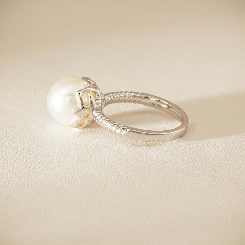 18ct White Gold 10.6mm South Sea Pearl Selene Ring