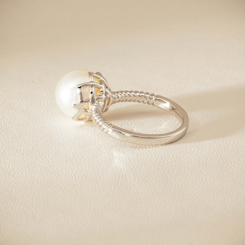 18ct White Gold 10.6mm South Sea Pearl Selene Ring