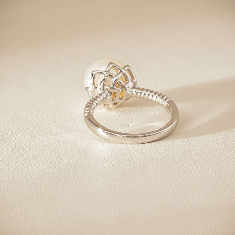 18ct White Gold 10.6mm South Sea Pearl Selene Ring