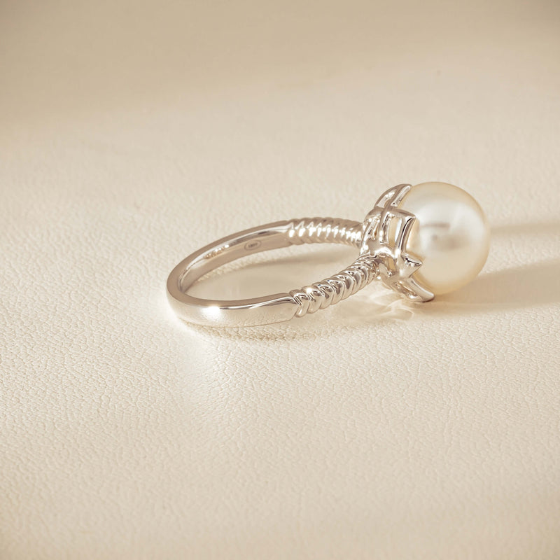18ct White Gold 10.6mm South Sea Pearl Selene Ring