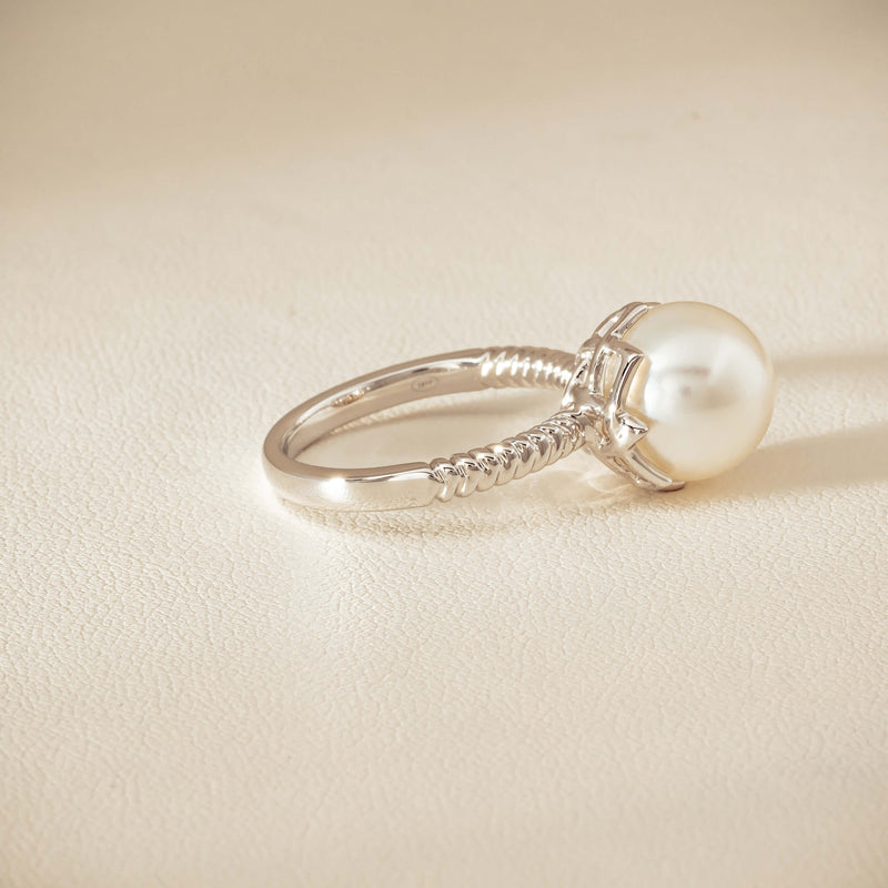 18ct White Gold 10.6mm South Sea Pearl Selene Ring