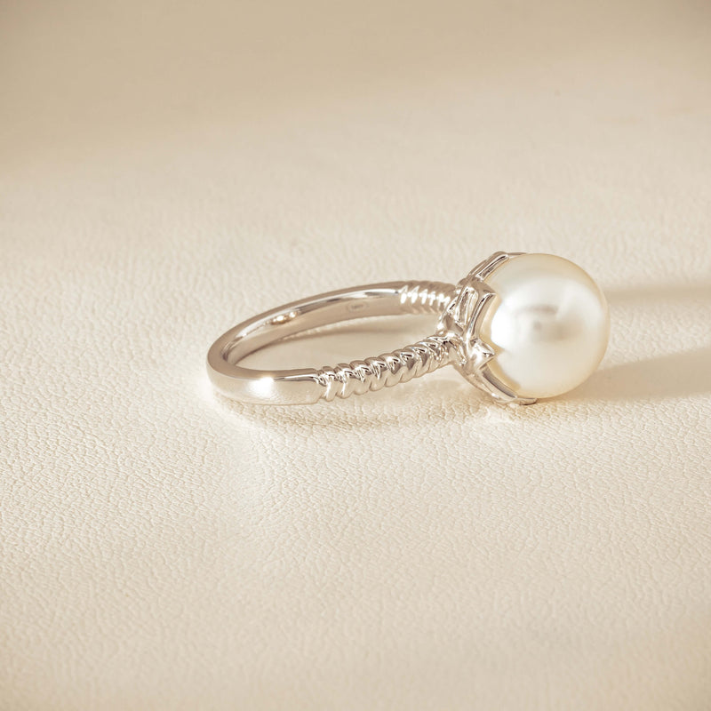 18ct White Gold 10.6mm South Sea Pearl Selene Ring