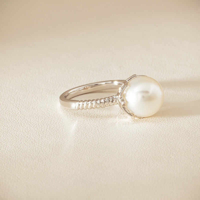 18ct White Gold 10.6mm South Sea Pearl Selene Ring