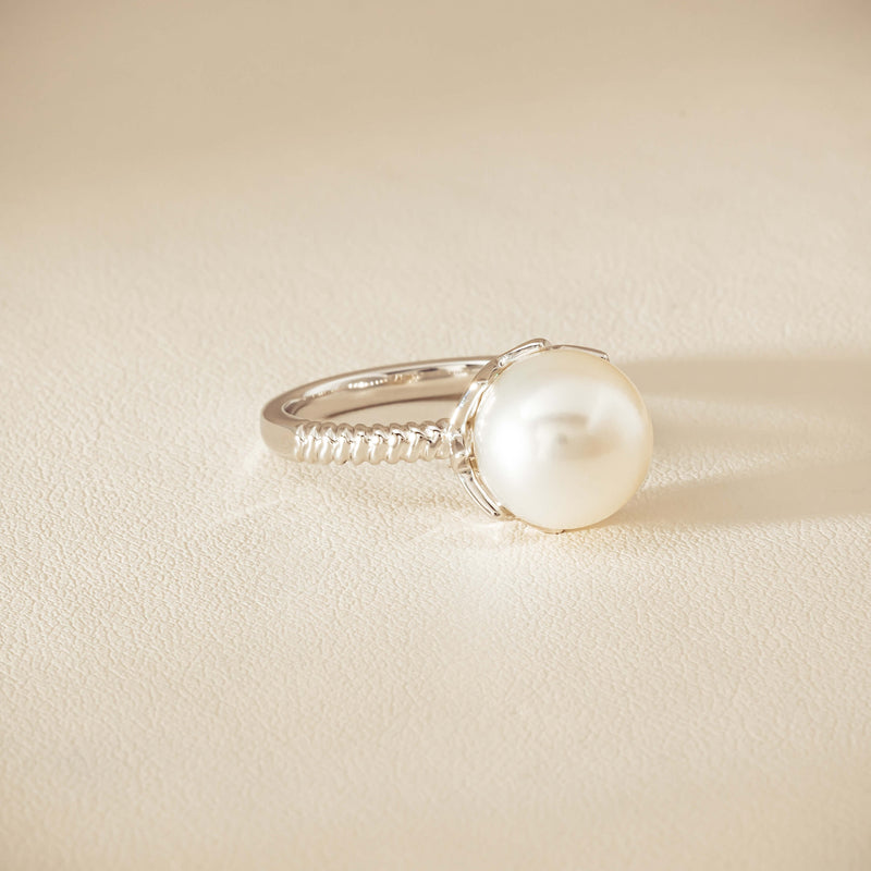 18ct White Gold 10.6mm South Sea Pearl Selene Ring