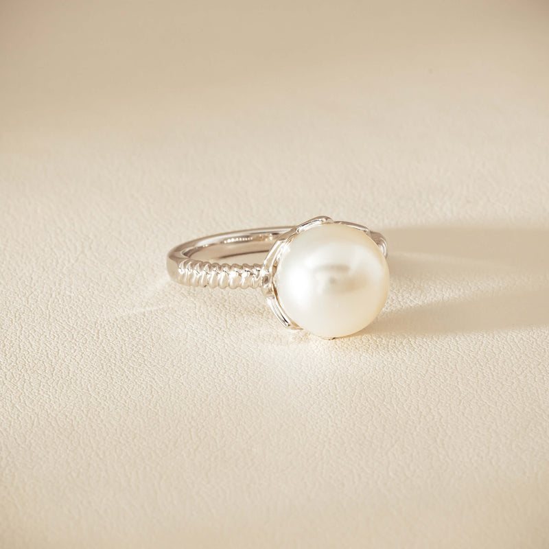 18ct White Gold 10.6mm South Sea Pearl Selene Ring