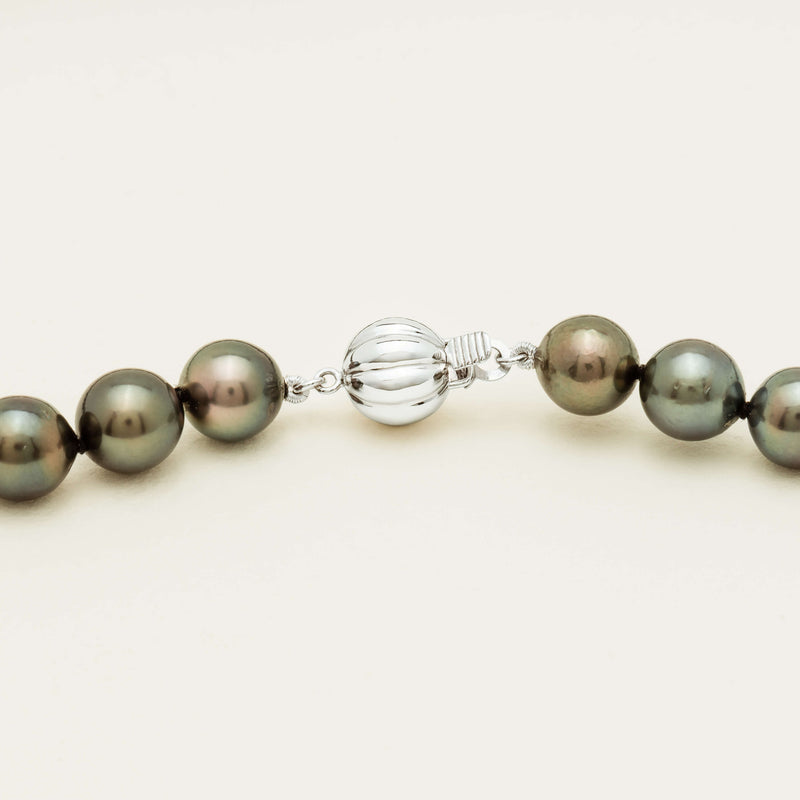 9ct White Gold 8-11mm Black Pearl Strand 44cm