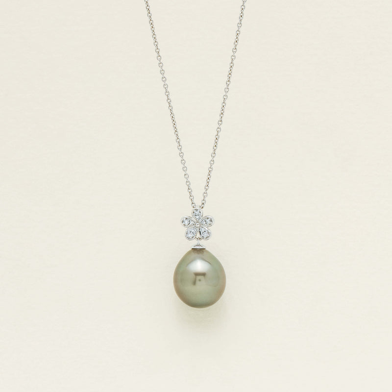 18ct White Gold 12.5mm Black Pearl Flower Pendant