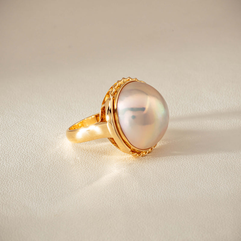 Deja Vu 18ct Yellow Gold 17mm Mabe Pearl Ring