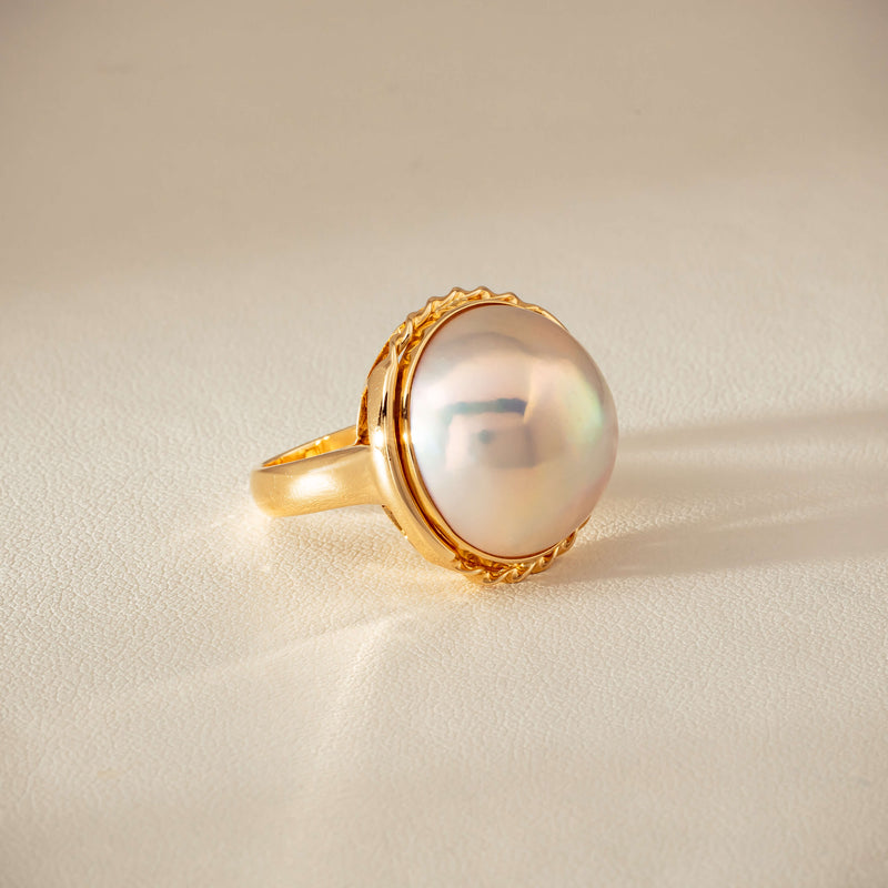 Deja Vu 18ct Yellow Gold 17mm Mabe Pearl Ring