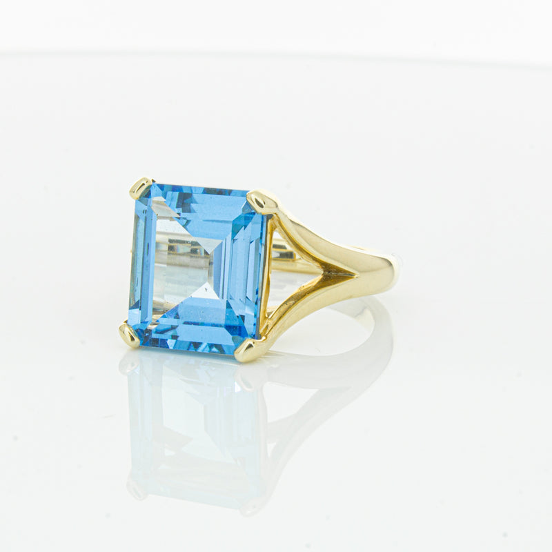 14ct Yellow Gold Blue Topaz Verona Ring-Ring-Walker & Hall