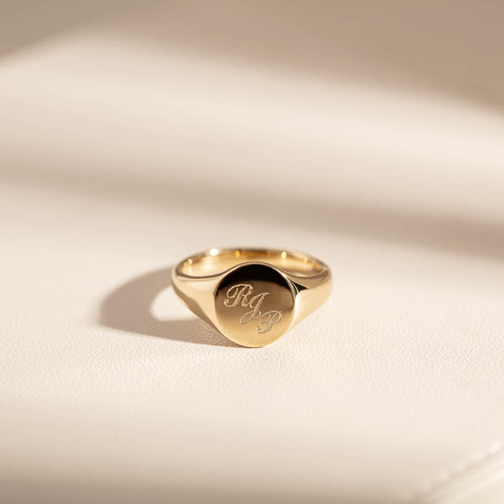 Ladies signet sale ring designs