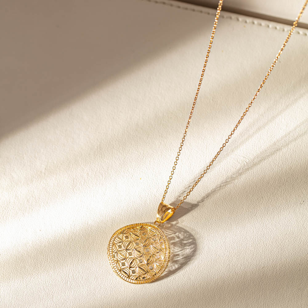 Gold filigree sale pendant necklace