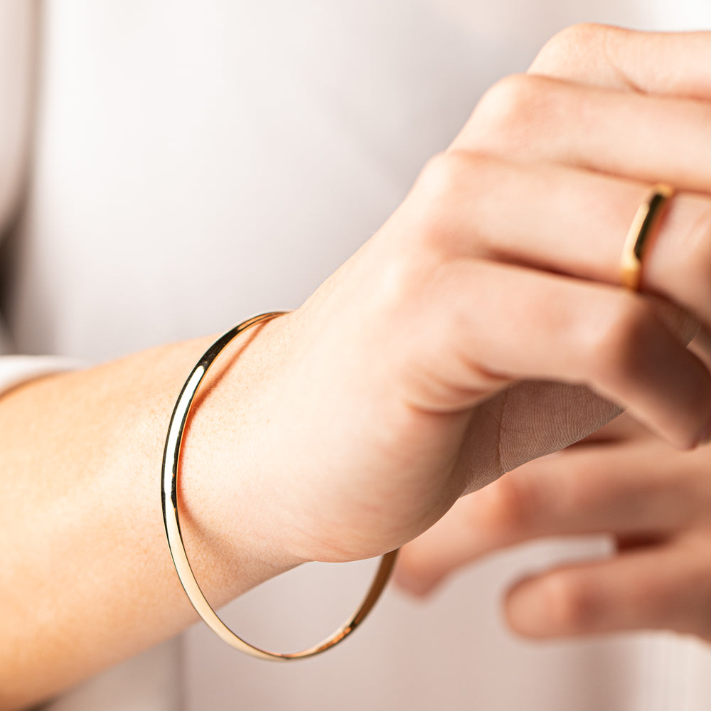9ct bangle outlet